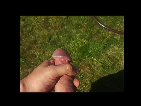❤️ Bidh hottie a 'faighinn a pussy pinc fucked agus cums le squirt ann an gàrradh samhraidh ❤  Pornografach  aig gd.pornoxlxx.ru