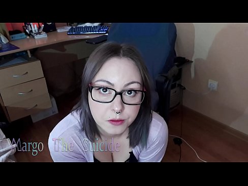 ❤️ Nighean gnèitheach le speuclairean a’ suirghe Dildo gu domhainn air a’ chamara ❤  Pornografach  aig gd.pornoxlxx.ru