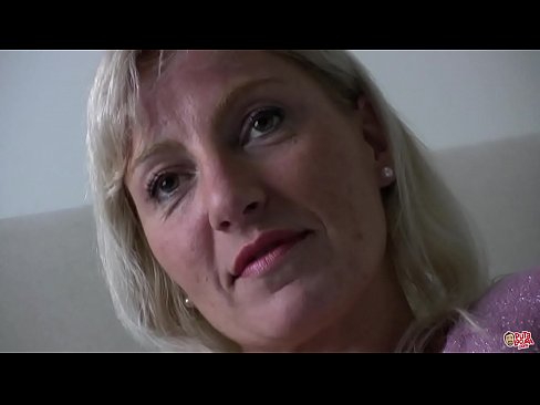 ❤️ A 'mhàthair a tha sinn uile fucked ... Lady, giùlan fhèin! ❤  Pornografach  aig gd.pornoxlxx.ru