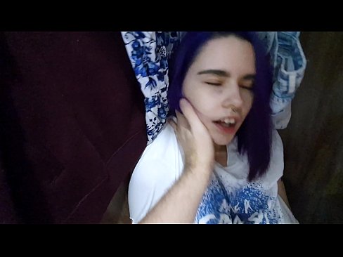 ❤️ Lorg mi mo sis anns a’ chlòsaid agus chuidich i cum ❤  Pornografach  aig gd.pornoxlxx.ru